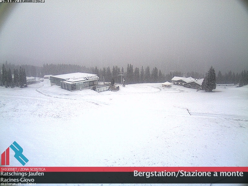 202701-webcam-neve-5-novembre-2017-livecamberg.jpg