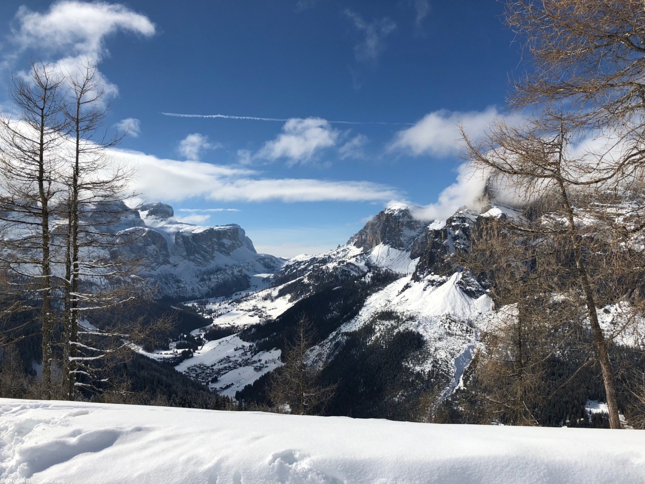 211141-img1498-prima-di-lanciarci-sulla-gran-risa-vista-della-val-badia-verso-il-passo-gardena.jpg