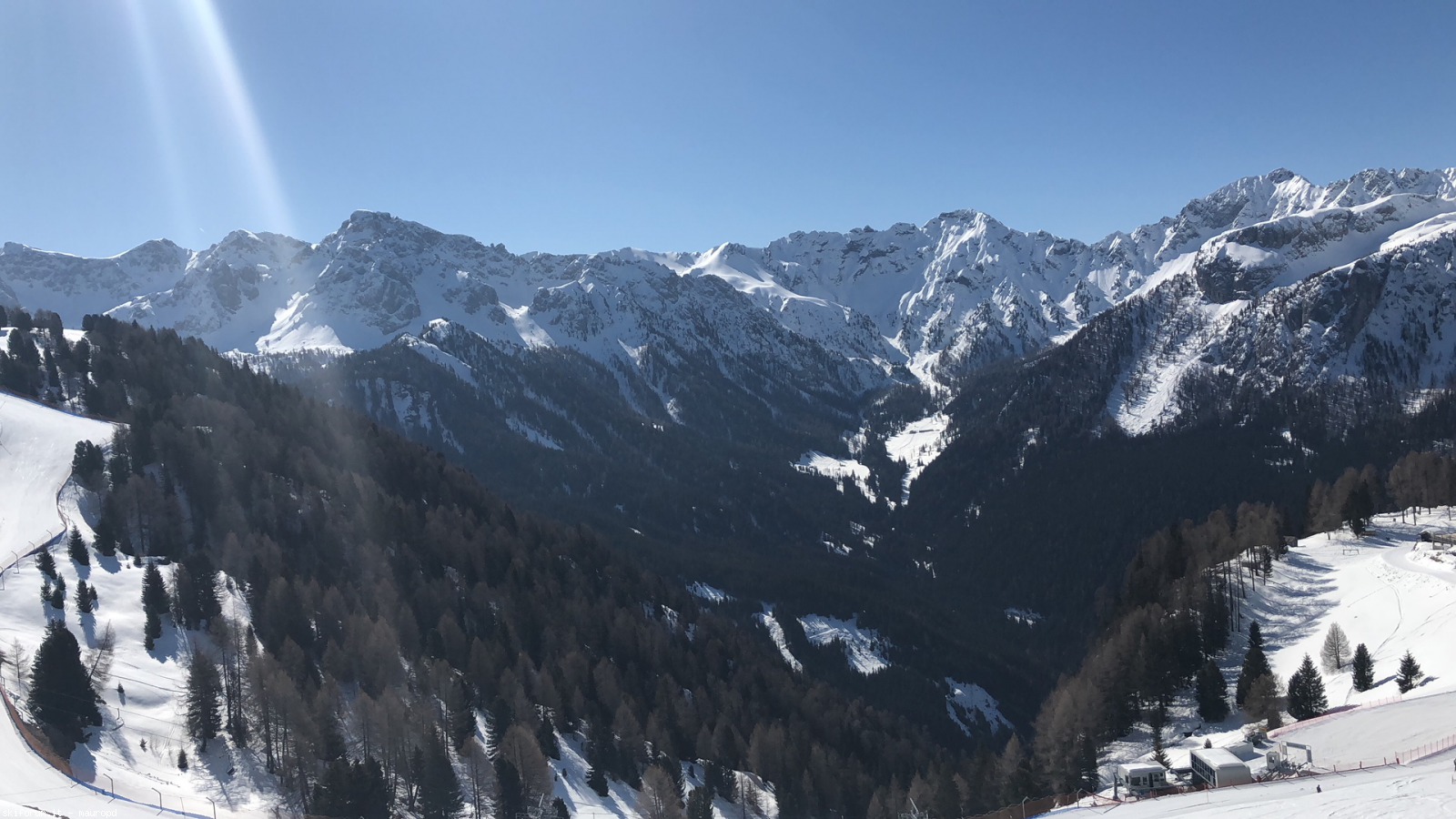 214676-da-buffaure-a-marmolada-aprile-2018--buffaure-001-vista-su-val-monzoni-da-buffaure-di-sotto.jpg