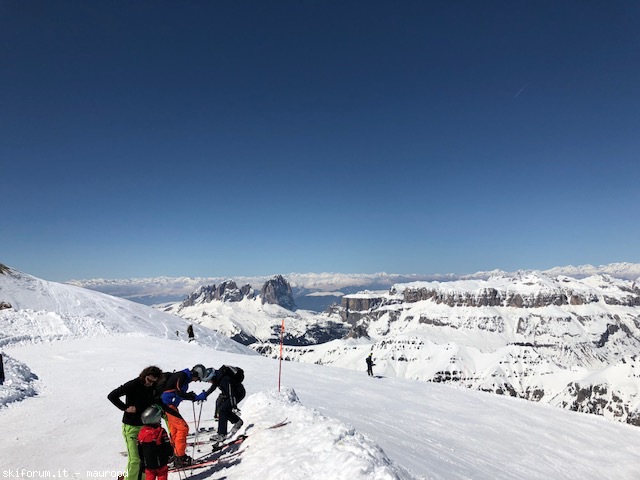 214692-da-buffaure-a-marmolada-aprile-2018--marmolada-00001-vista-verso-il-sassolungo.jpg