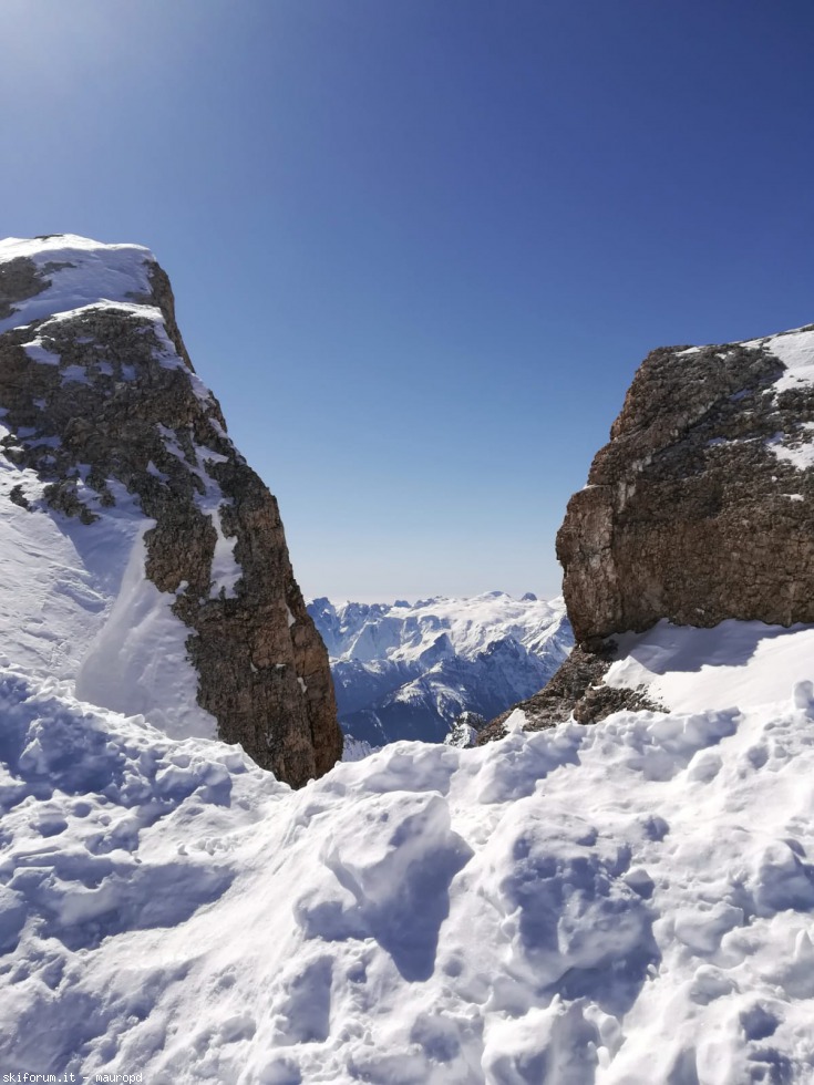 214694-da-buffaure-a-marmolada-aprile-2018--marmolada-001-particolare-da-punta-rocca.jpg