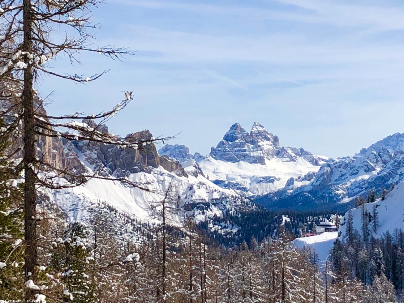 215375-faloria-apr-2018-img2631-vista-verso-le-tre-cime.jpg