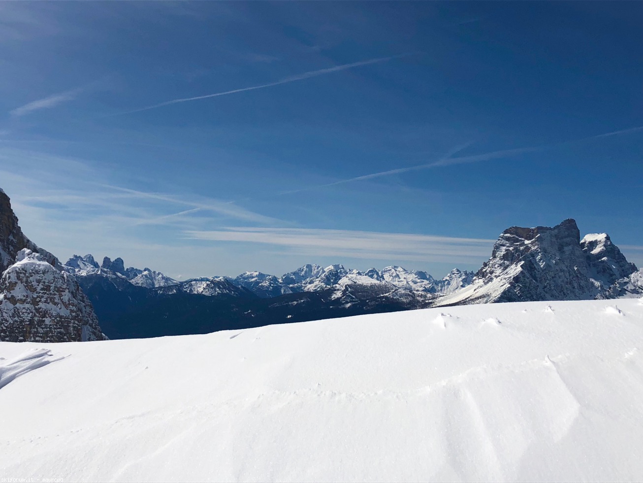 215406-faloria-apr-2018-img2677-pelmo-da-in-cima-allo-skilift.jpg