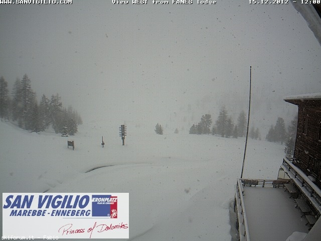 86549-neve-15-dicembre-2012-fanes.jpg