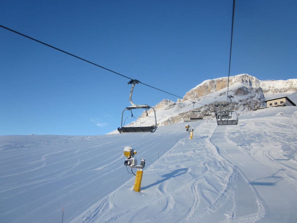 86818-primo-sole-sulle-piste-del-burz-di-arabba-img1700.jpg