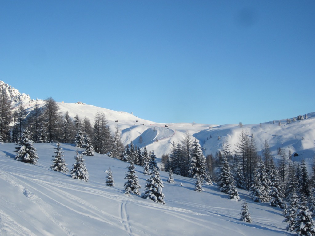 86820-primo-sole-sulle-piste-del-burz-di-arabba-img1702.jpg