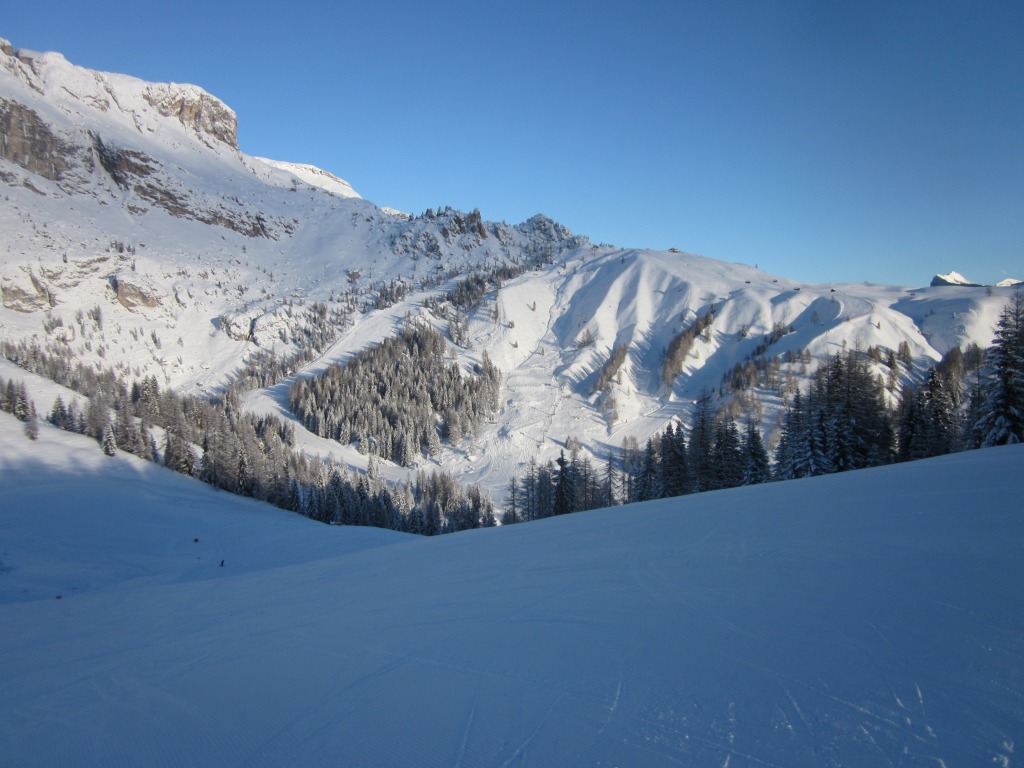 86823-primo-sole-sulle-piste-del-burz-di-arabba-img1707.jpg