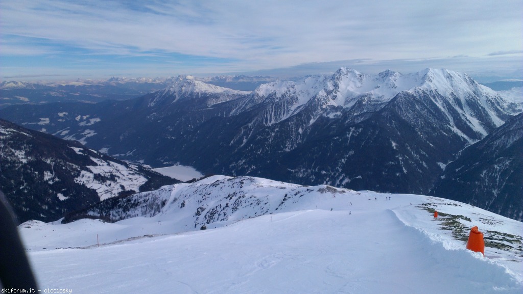 91129-val-d-ultimo-19-01-2013-pistone-dolomiti-sfondo.jpg