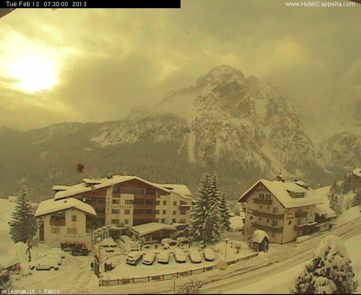 93637-neve-12-febbraio-2013-webcam-colfosco.jpg