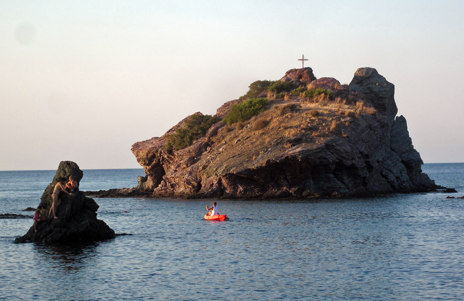 104870-rocciabagniafrodite.jpg