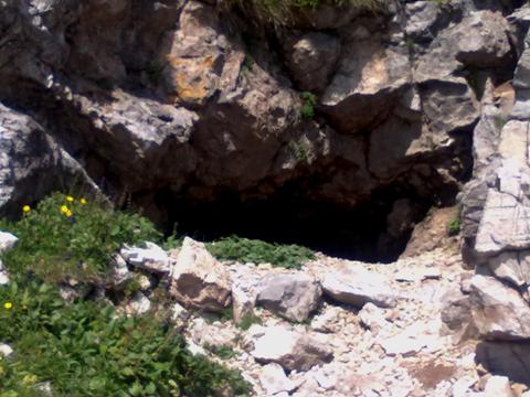 104422-14-la-grotta-di-gmor.jpg