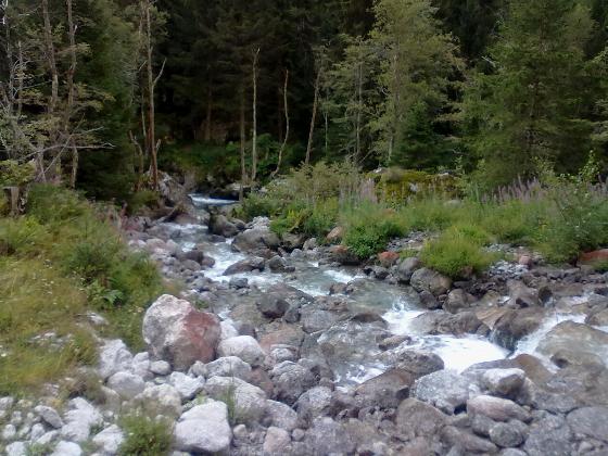 105124-05-un-torrente-scende-verso-il-principale-torrente-mello.jpg