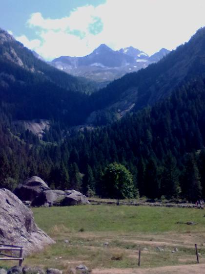 105127-08-testata-della-val-di-mello-con-cime-da-circa-3200m-una-potrebbe-essere-il-monte-pioda-anticima-del-disgrazia.jpg