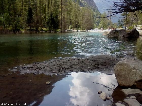 105130-02-riflessi.jpg