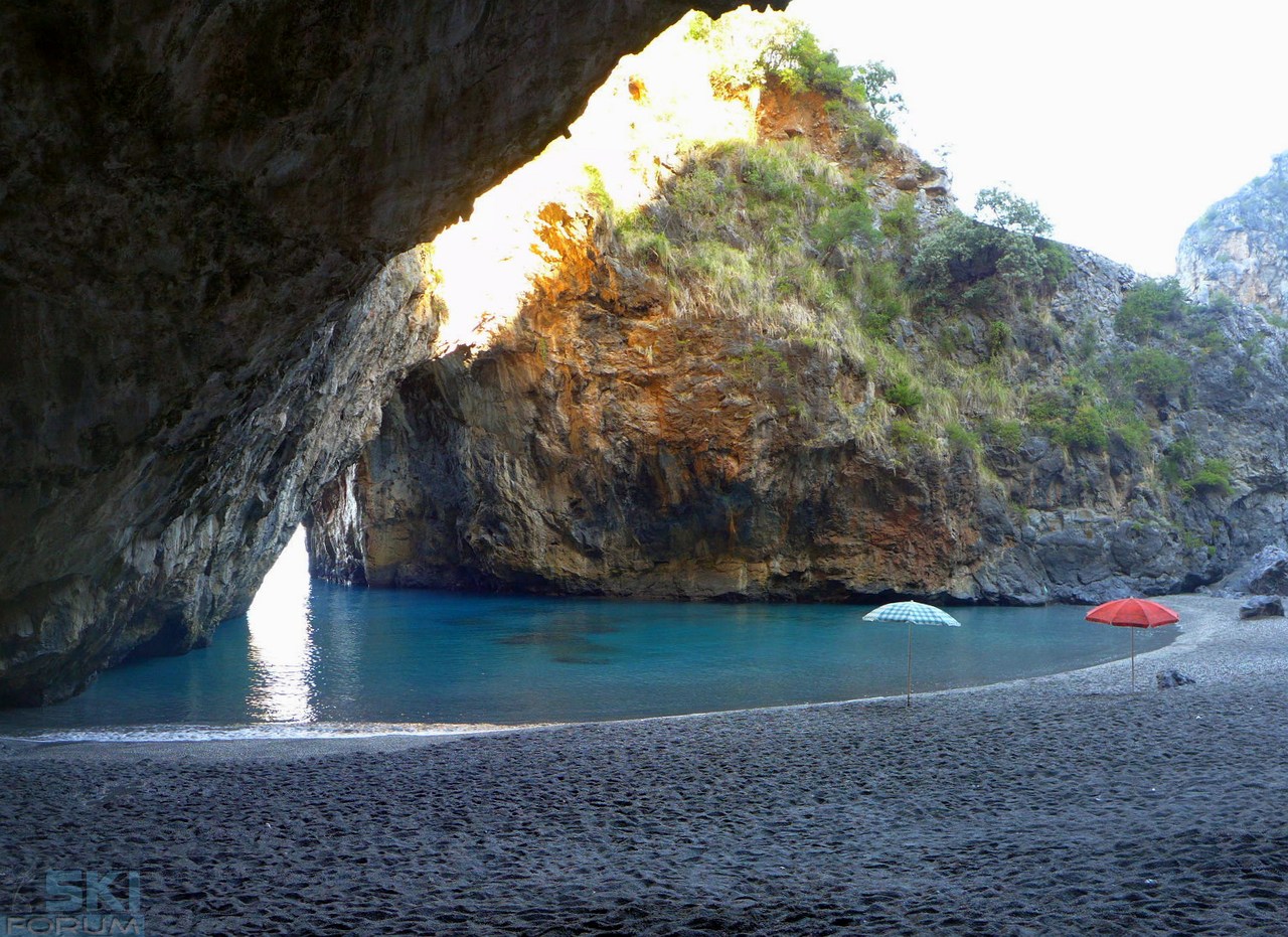 150132-spiaggia-da-grotta.jpg