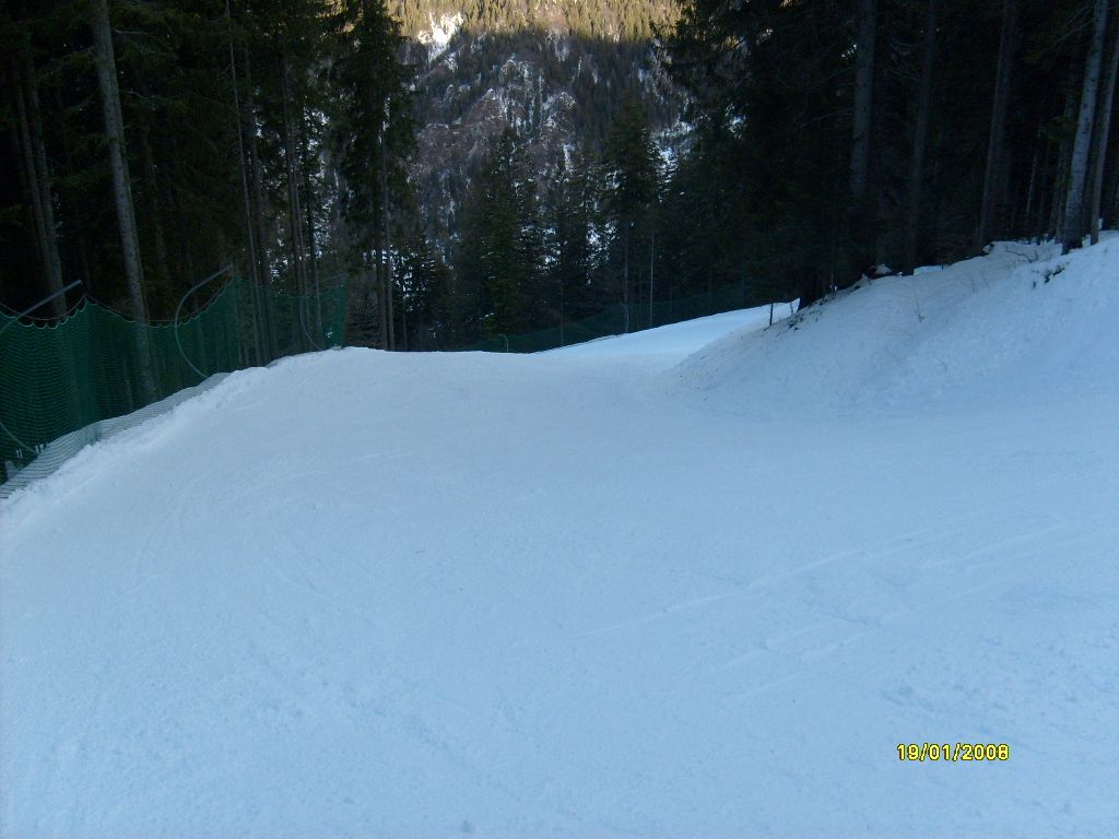 16477-19-continua-con-un-bel-pezzo-di-neve-farinosa.jpg