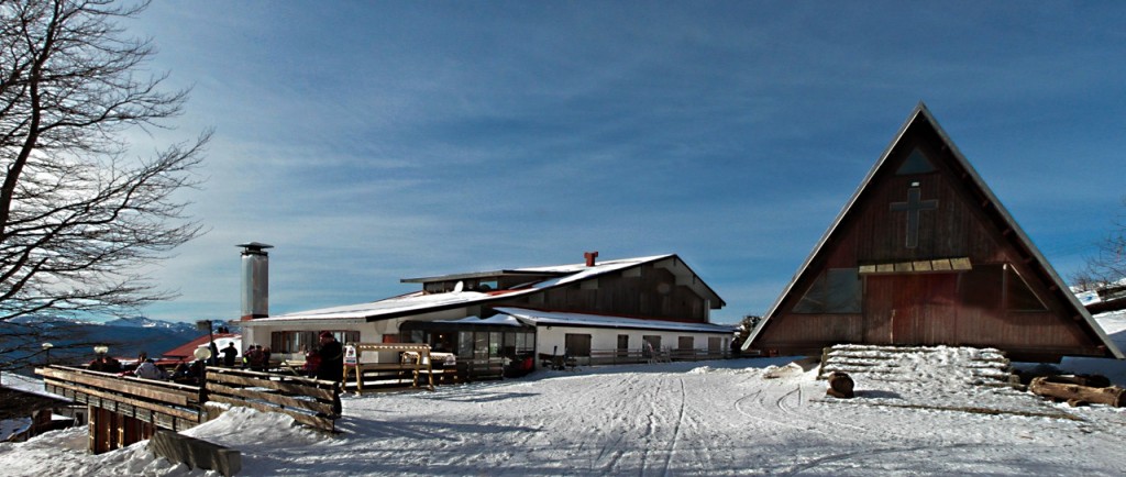 177278-rifugio-bicocca-e-chiesetta.jpg