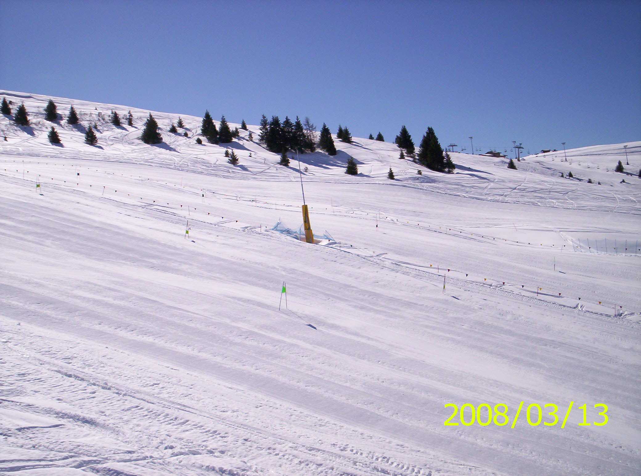 20477-piste-centrali-da-cima-pora.jpg