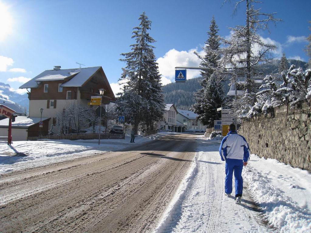 21889-063la-villa.jpg
