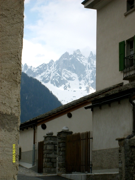 24062-29-le-sciore-tra-i-tetti-di-soglio.jpg