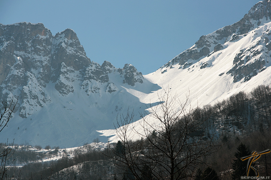 37255-vallone-passo-lora.jpg