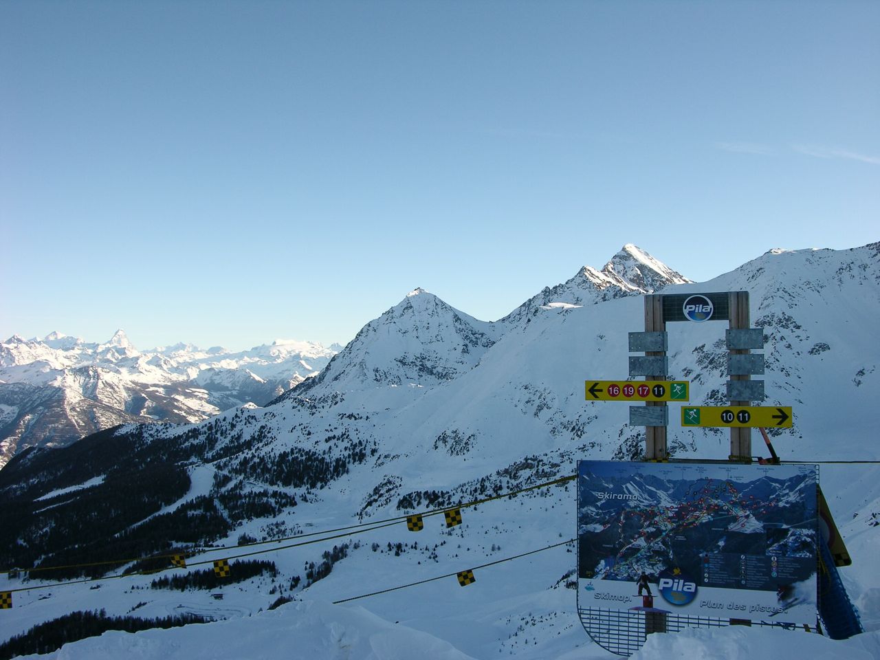 70287-pila007.jpg