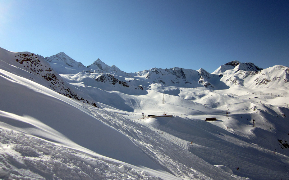 75023-panoramica-ghiacciaio-stubai.jpg