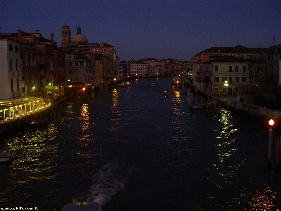 7637-luci-notte-venezia.jpg