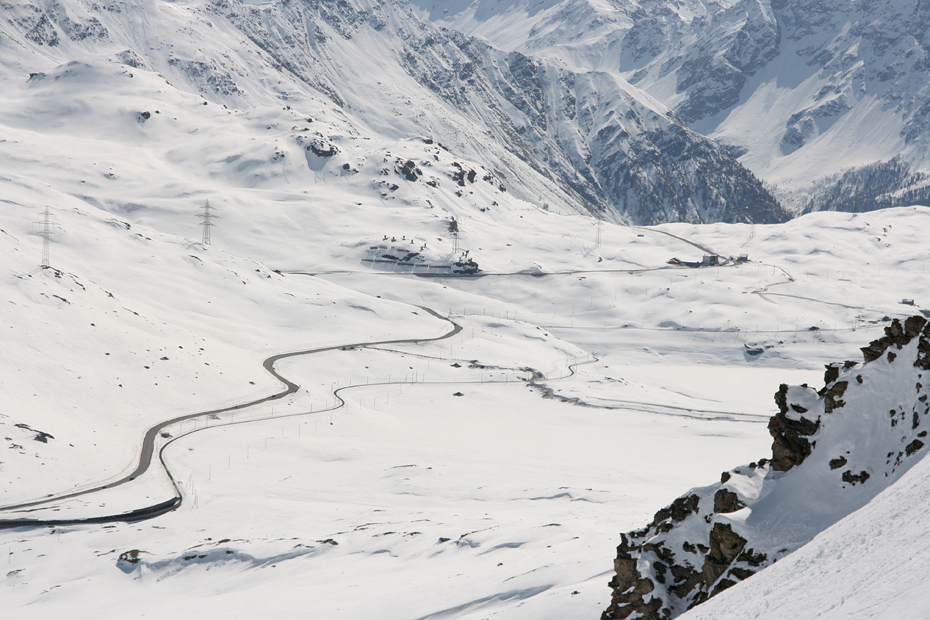 77475-passo-bernina-strada.jpg