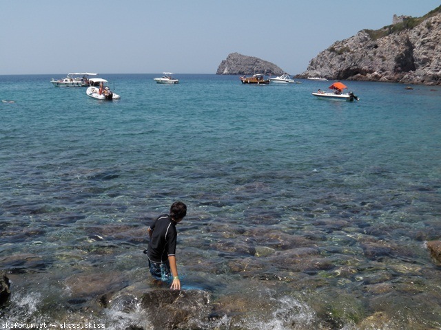 79628-spiaggia-con-fondale-scoglioesabbia.jpg