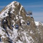 Il Funitel che arriva in cima a 3250 m. Il Funitel che arriva in cima a 3250 m.
