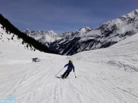 stubai-skiing-06.jpg