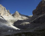 in_fondo_a_dx_si_sale_in_direzione_passo_delle_lede_884.jpg