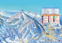Chiesa Valmalenco con piste 35 Km.jpg