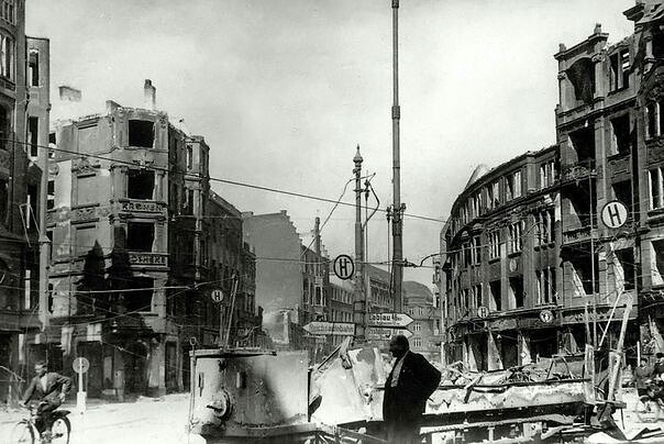 Rossgärter Markt 1944.jpeg