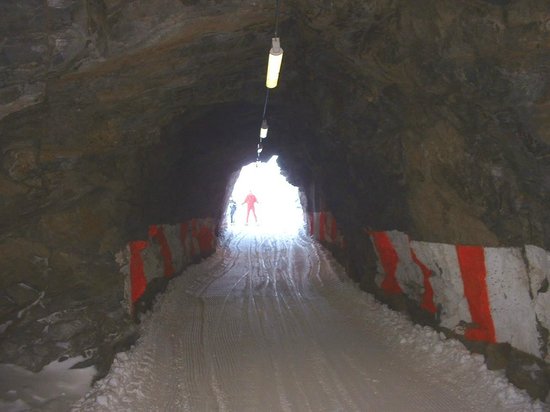 Zermatt Tunnelpiste.jpg
