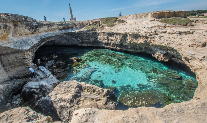 Grotta_della_Poesia_in_Roca_Vecchia[1].jpg