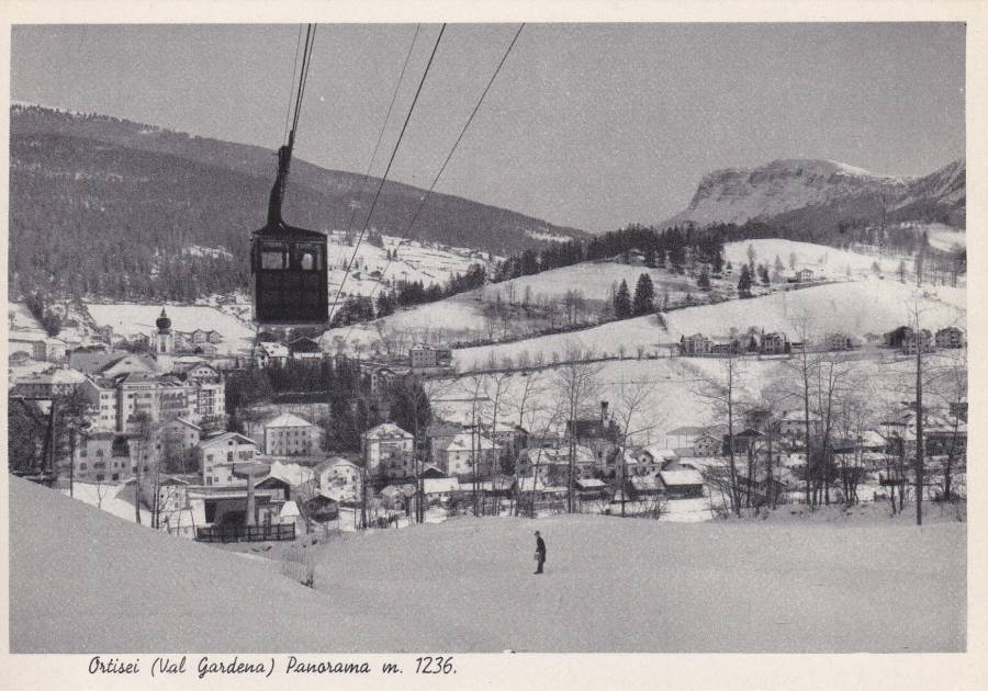 Ortisei Funivia per l'Alpe di Siusi 2.jpg