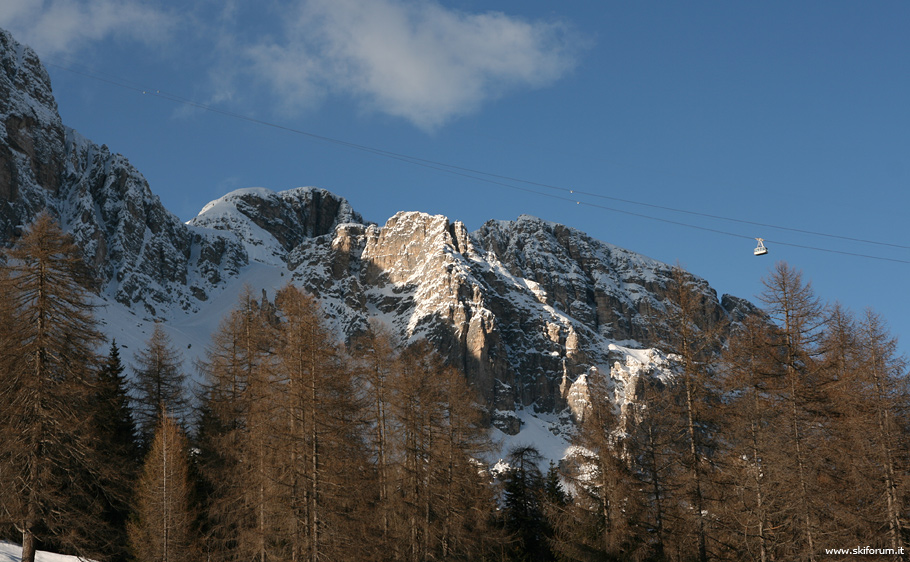 foto funivia freccia nel cielo
