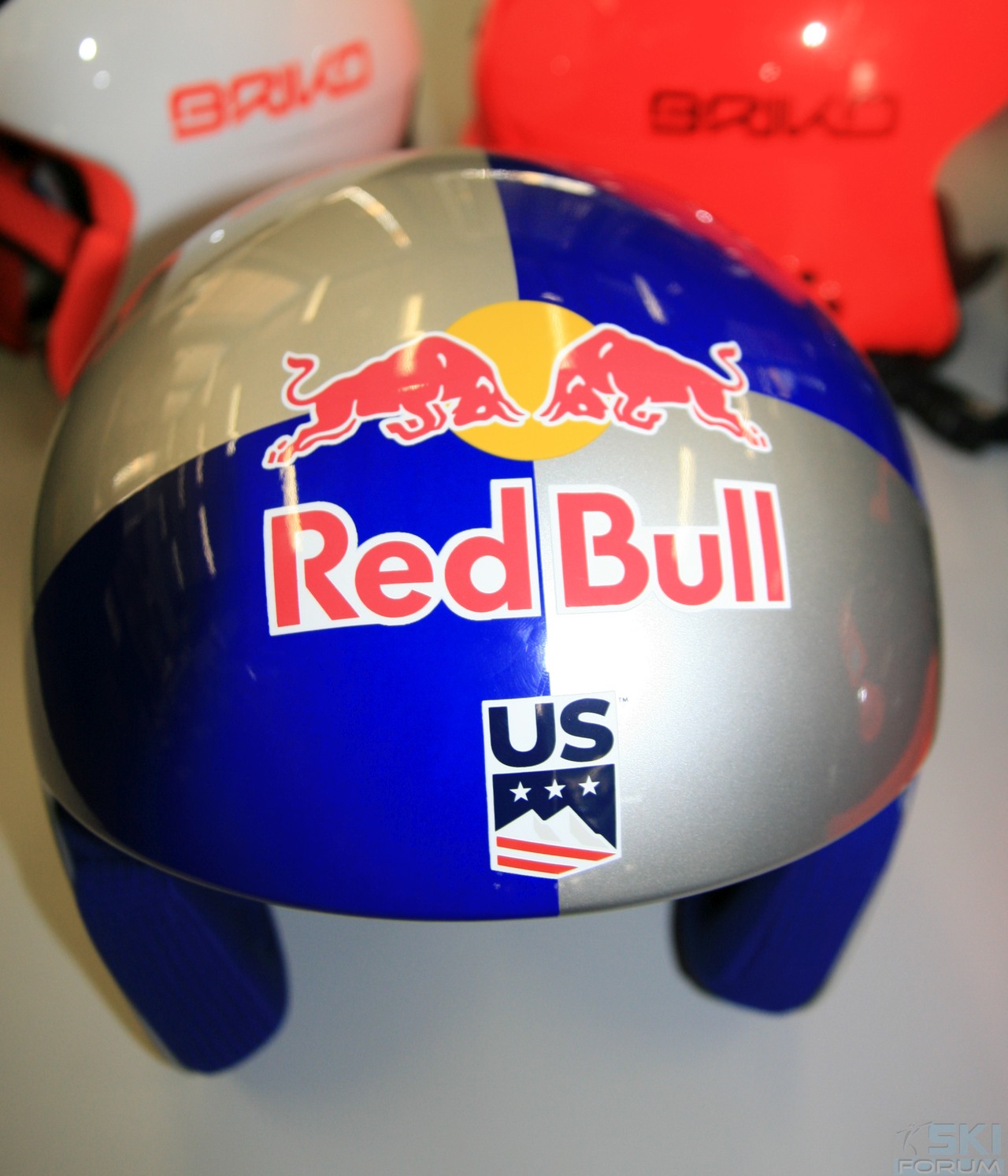 casco per iniziativa beneficienza Briko - Redbull - Vonn