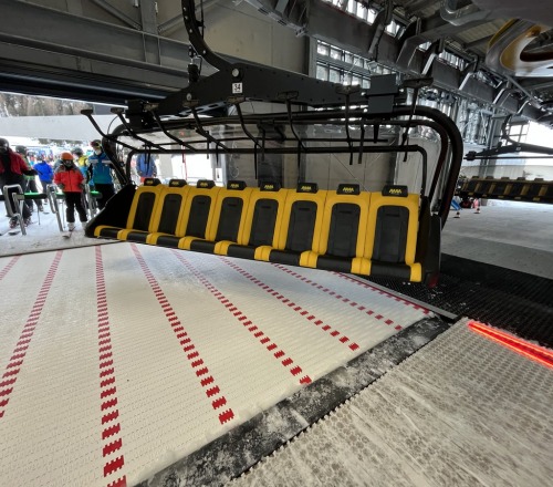 Seggiovia comode, potenti e moderne in Alta Badia entrate in funzione nell'inverno 2021/22.