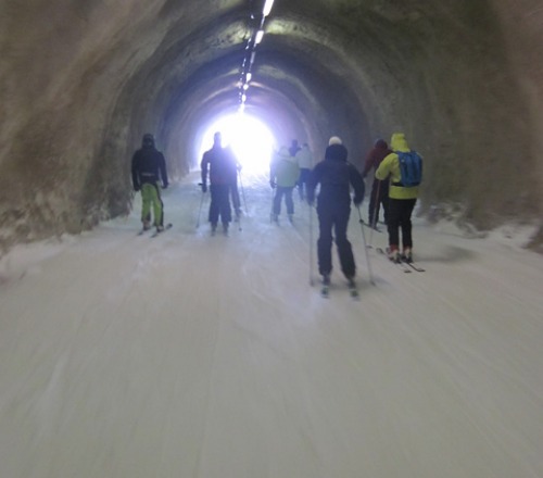 Soelden, grandi piste e famosi apres ski in Austria - Sci estivo su ghiacciaio