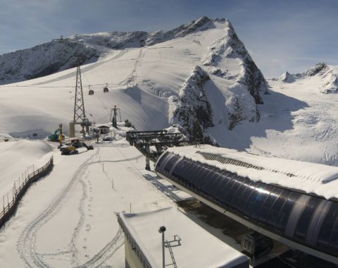 Intermedia cabinovia Schwarze Schneidbahn