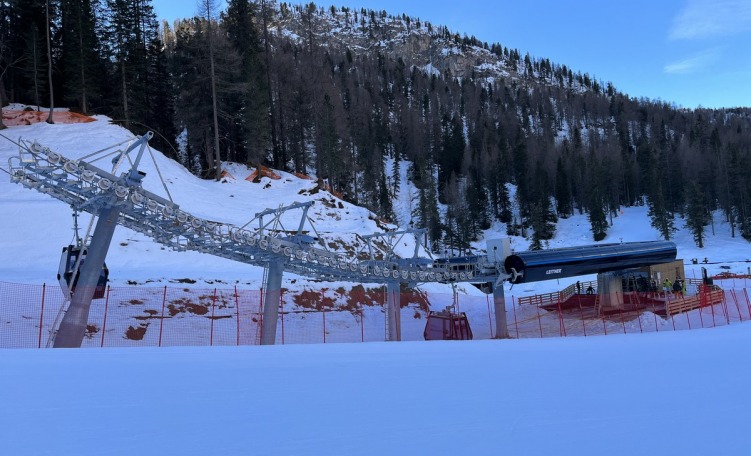 Stazione Bai de Dones, lato 5 Torri.