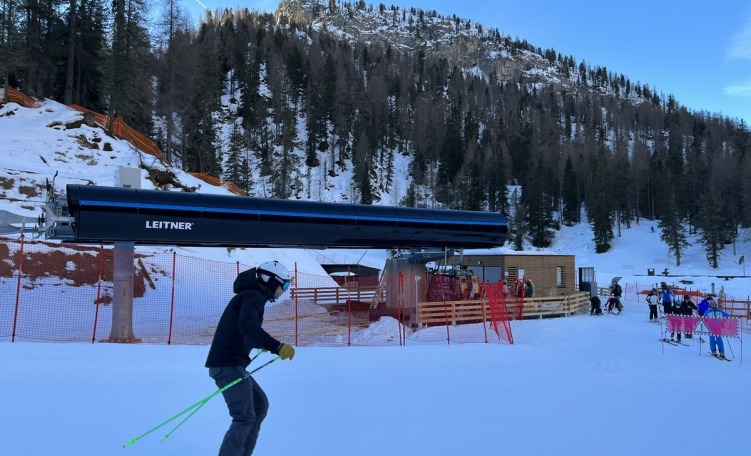 Stazione Bai de Dones, lato 5 Torri.