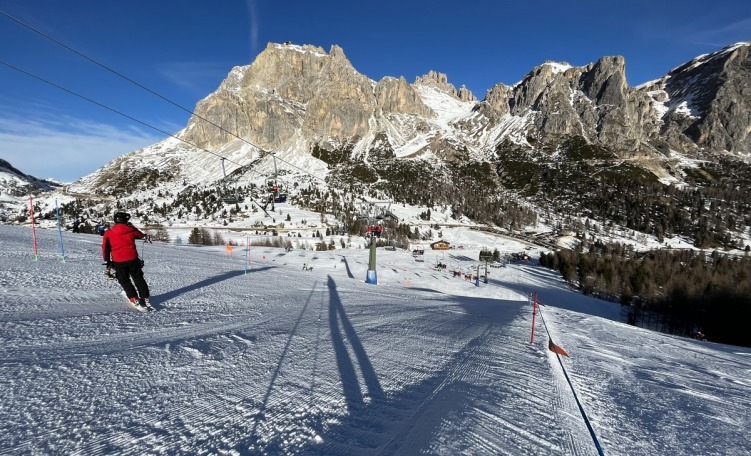 Elenco delle località del Dolomiti Superski dove si può sciare in pre-stagione.