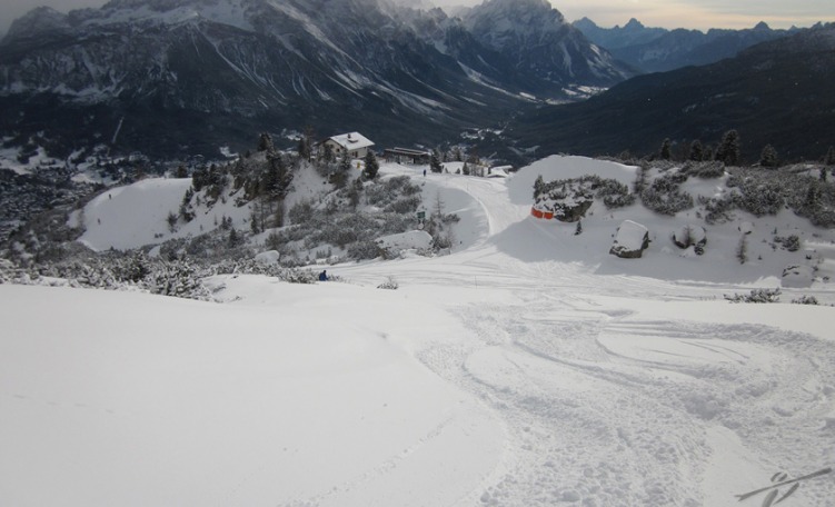 Neve fresca Cortina