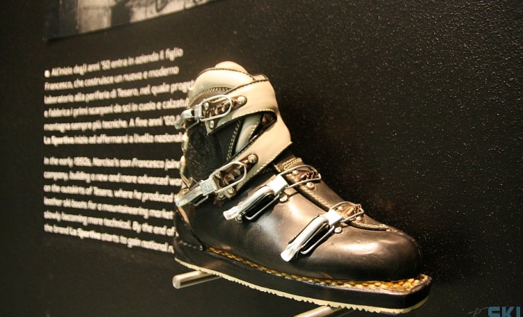Primi scarponi da sci in cuoio