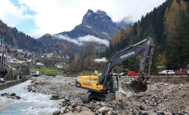 Lavori parcheggio Alleghe