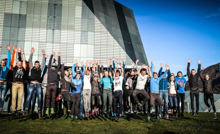 Atleti Dynafin presso il quartier generale